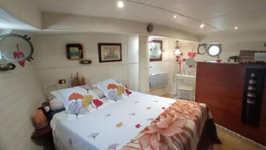 Bateau Mariance Bed and Breakfast Ginestas Exterior foto